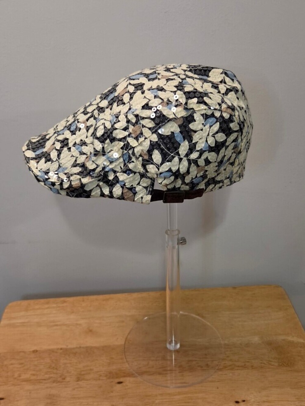 Womens Floral Patterned Embroidered with Sequins Newsboy Cap